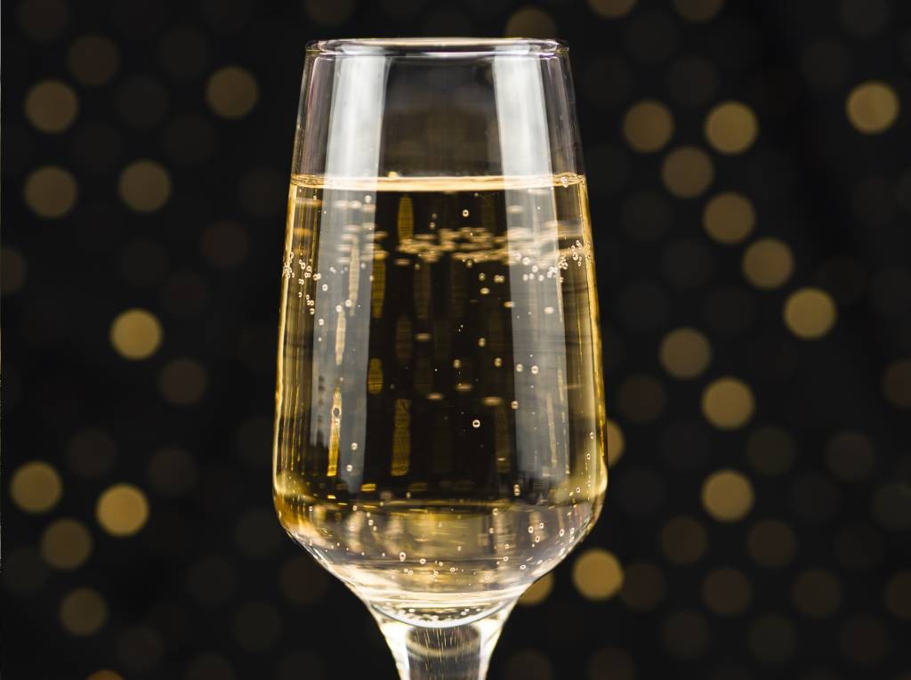 Champagne vs Spumante: Caratteristiche e Differenze